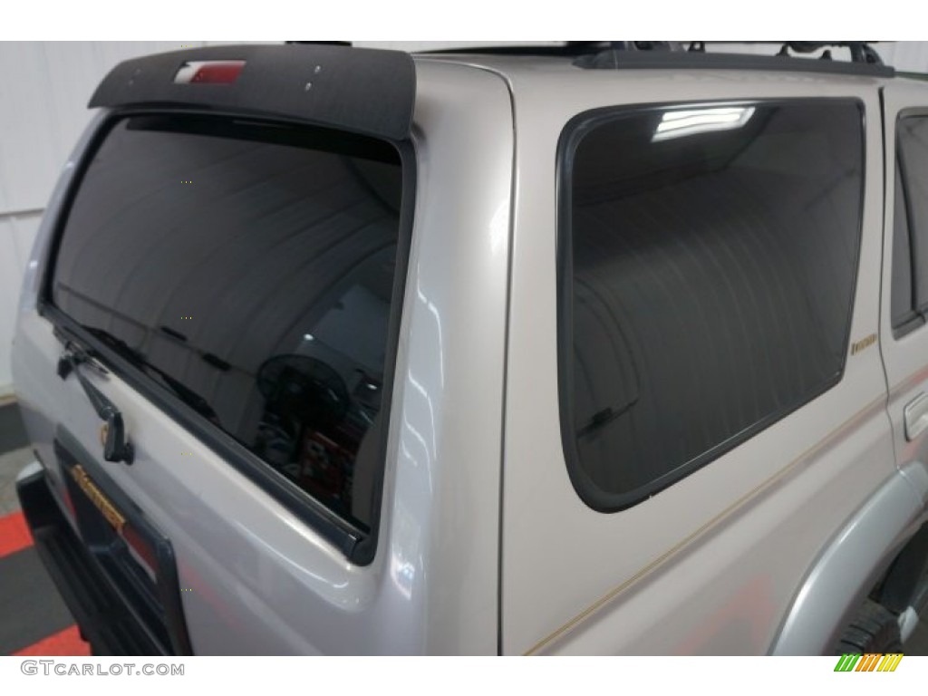 1998 4Runner Limited 4x4 - White / Oak photo #76