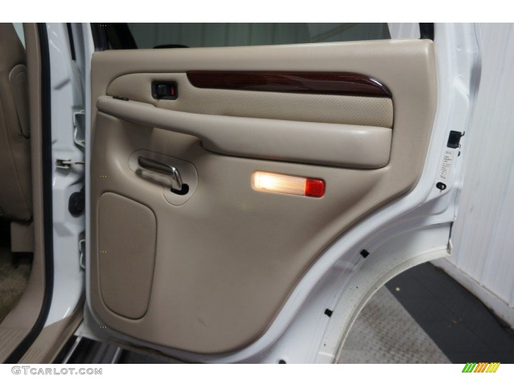2002 Escalade AWD - Aspen White / Shale photo #17