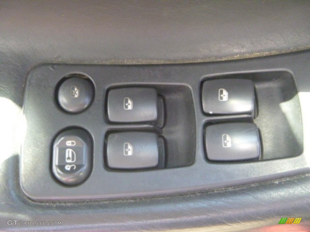 2005 Pacifica Touring - Inferno Red Crystal Pearl / Dark Slate Gray photo #18