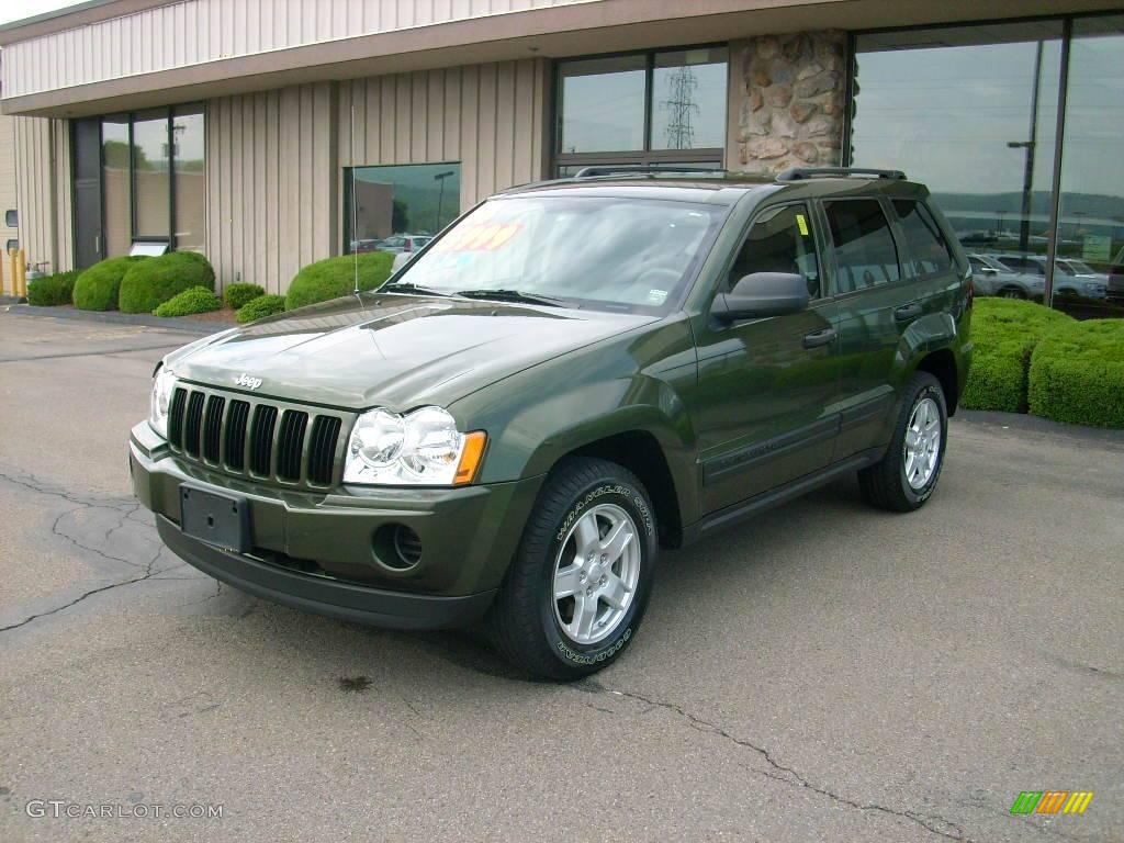 2006 Grand Cherokee Laredo 4x4 - Jeep Green Metallic / Medium Slate Gray photo #1