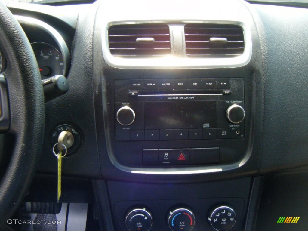 2013 Avenger SE - Blue Streak Pearl / Black/Light Frost Beige photo #7