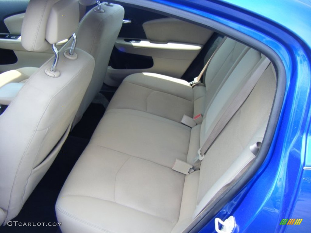 2013 Avenger SE - Blue Streak Pearl / Black/Light Frost Beige photo #10