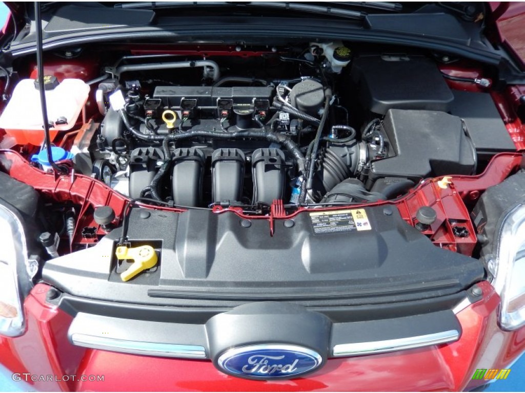 2014 Ford Focus SE Sedan Engine Photos
