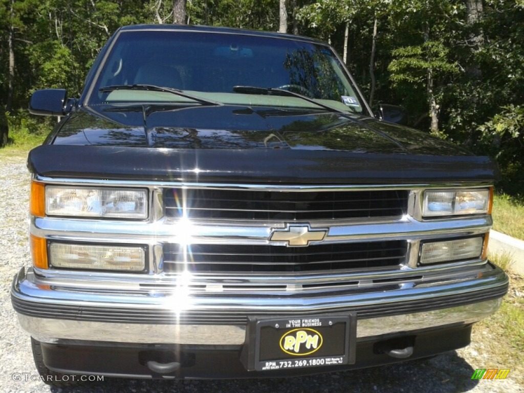 1999 Tahoe LT 4x4 - Onyx Black / Gray photo #2