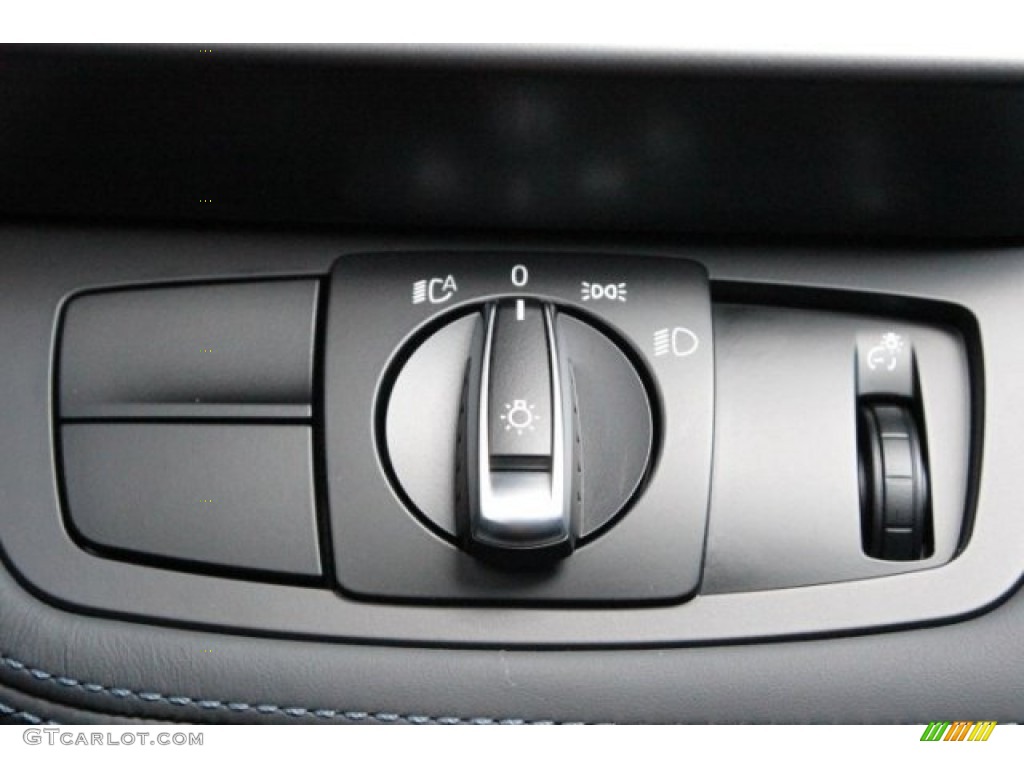 2015 BMW i8 Giga World Controls Photos
