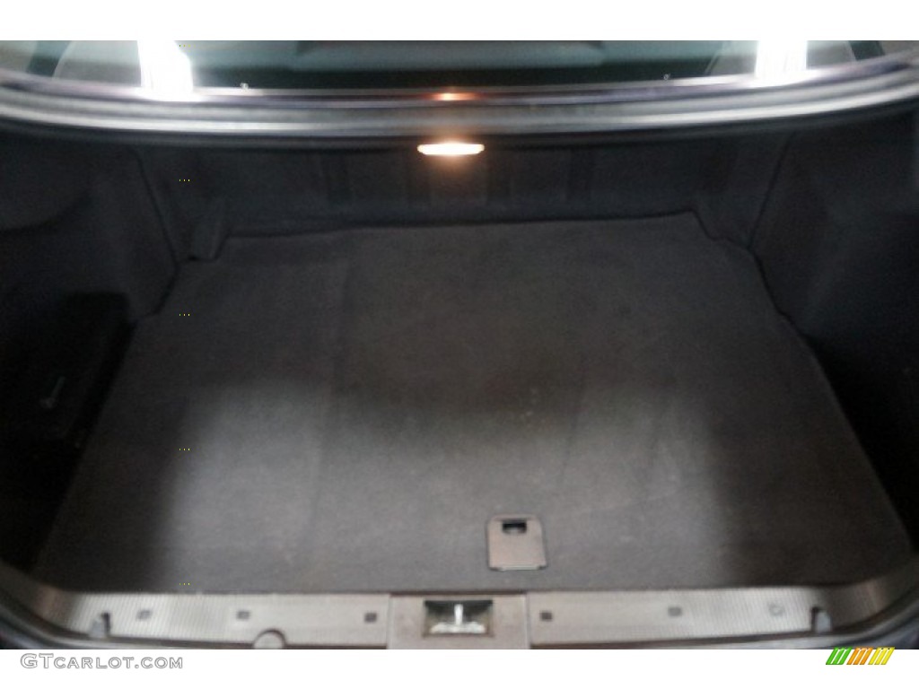 2001 Mercedes-Benz E 430 4Matic Sedan Trunk Photos