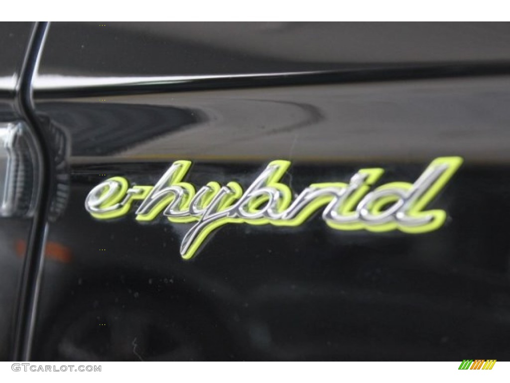 2015 Porsche Panamera S E-Hybrid Marks and Logos Photos
