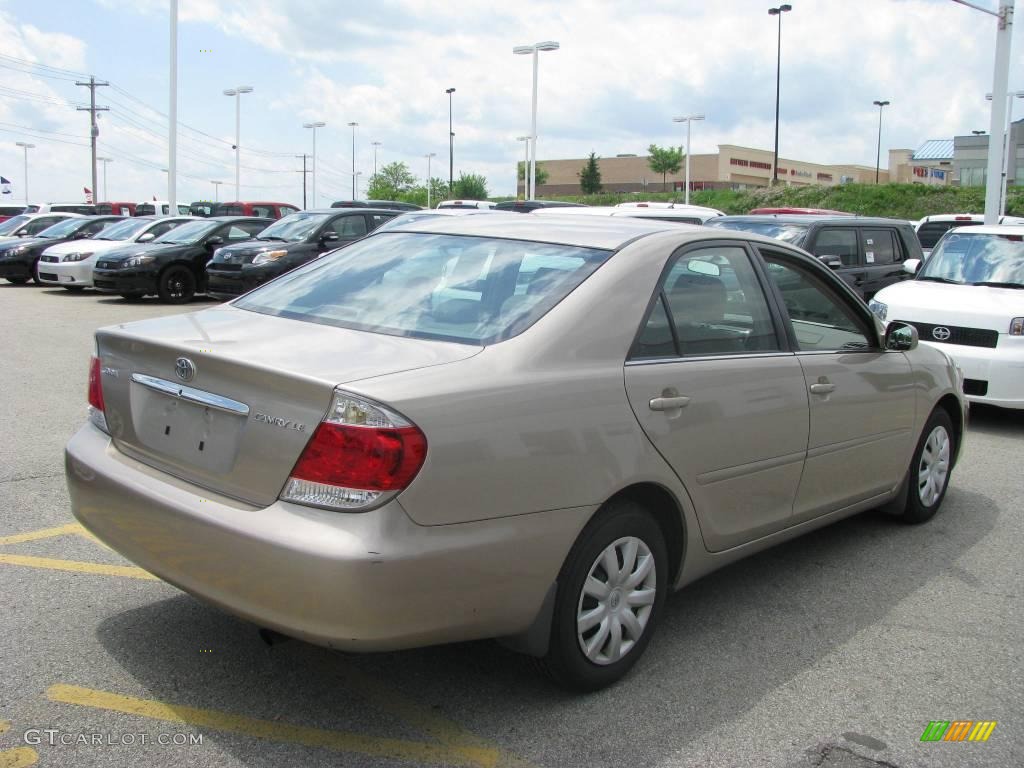 2006 Camry LE - Desert Sand Mica / Taupe photo #6