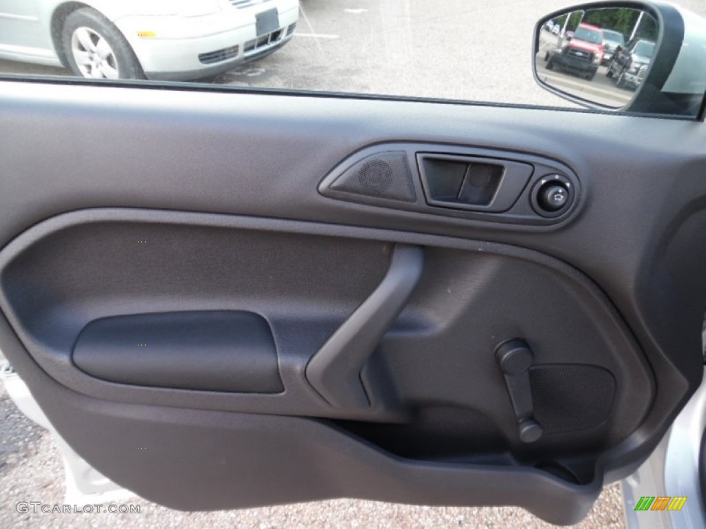 2015 Ford Fiesta S Hatchback Charcoal Black Door Panel Photo #106151507