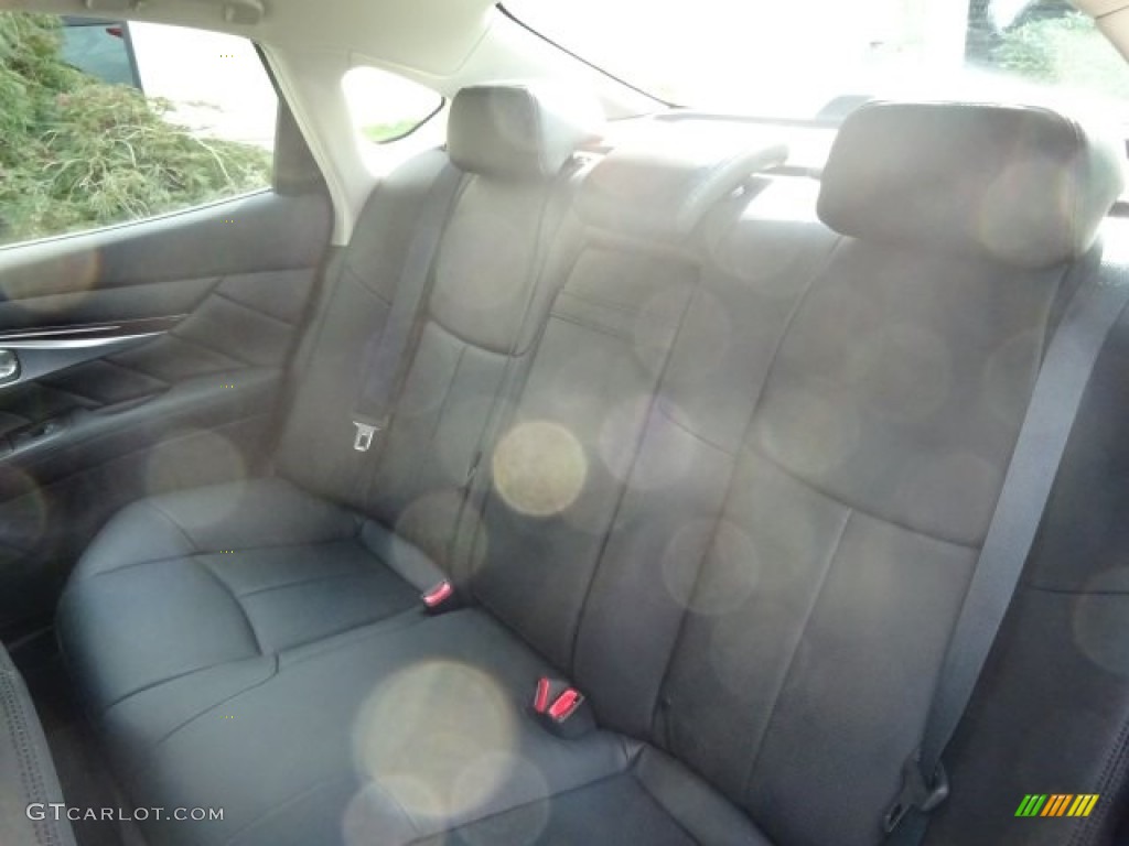 2015 Infiniti Q70 3.7 AWD Rear Seat Photo #106151935