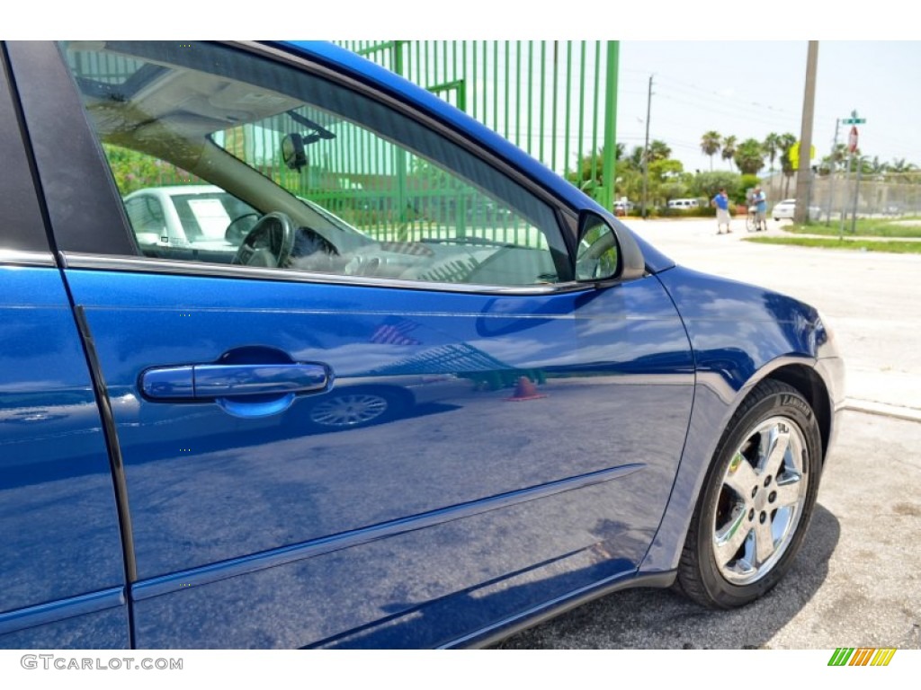 2005 G6 GT Sedan - Electric Blue Metallic / Light Taupe photo #35