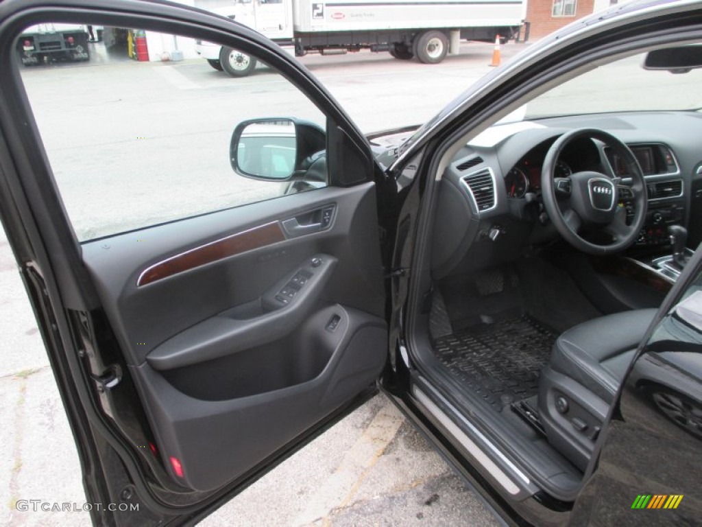2011 Q5 2.0T quattro - Brilliant Black / Black photo #14
