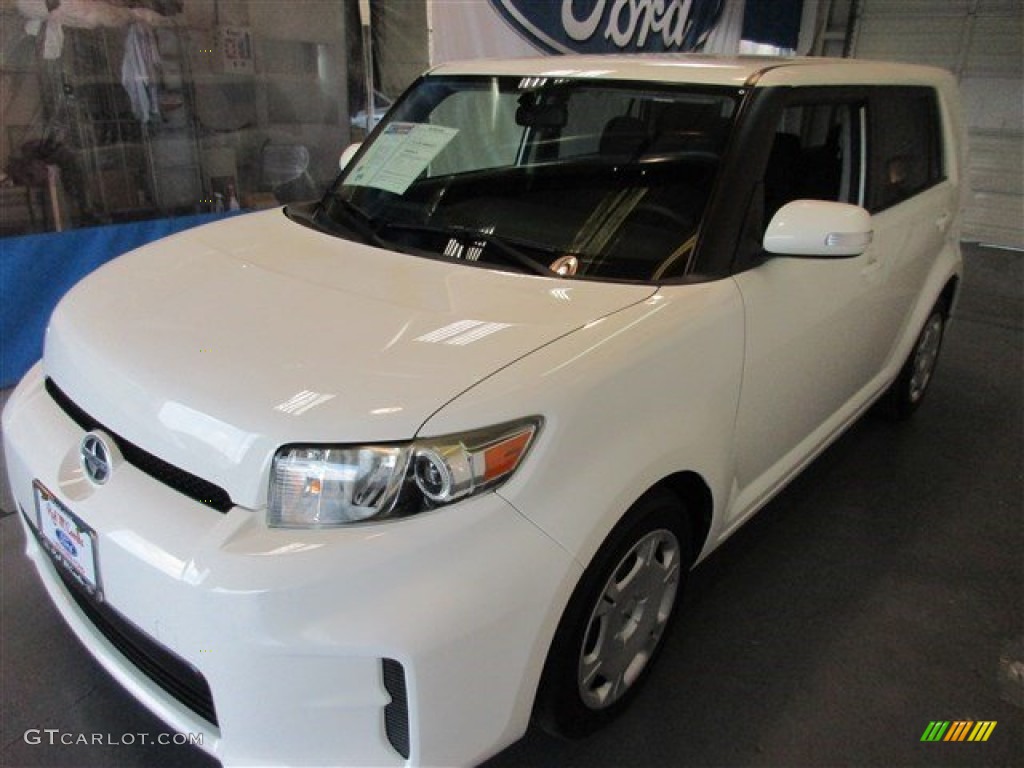 2011 xB Release Series 8.0 - Super White / Gray photo #3
