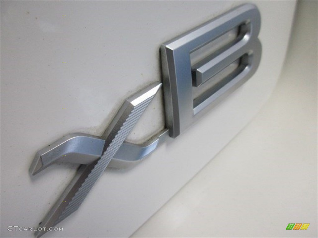 2011 xB Release Series 8.0 - Super White / Gray photo #6