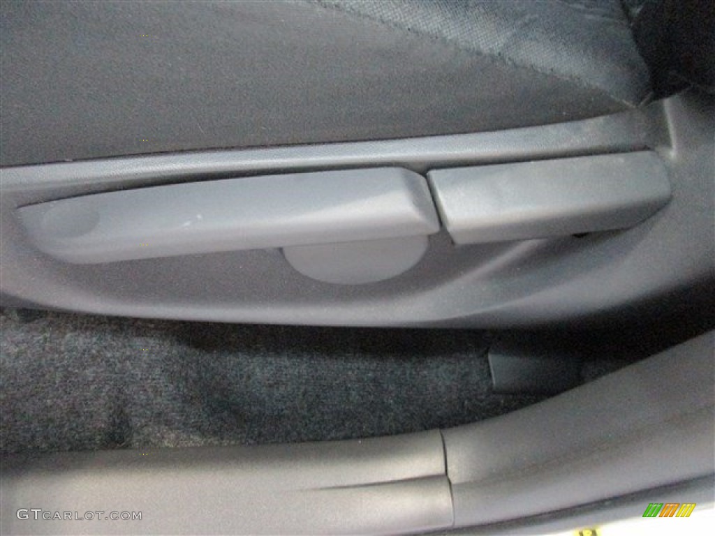 2011 xB Release Series 8.0 - Super White / Gray photo #14