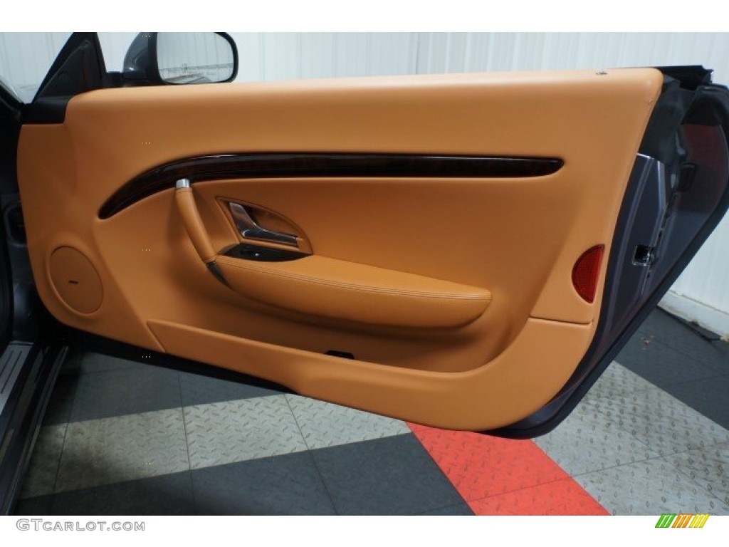 2011 GranTurismo Convertible GranCabrio - Grigio Granito (Dark Grey) / Cuoio photo #25