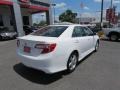 Super White - Camry SE Photo No. 8