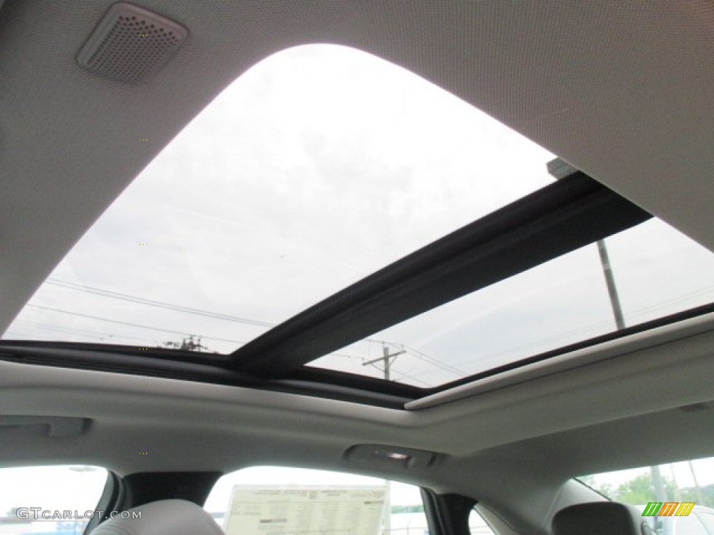 2015 Cadillac XTS Premium Sedan Sunroof Photos