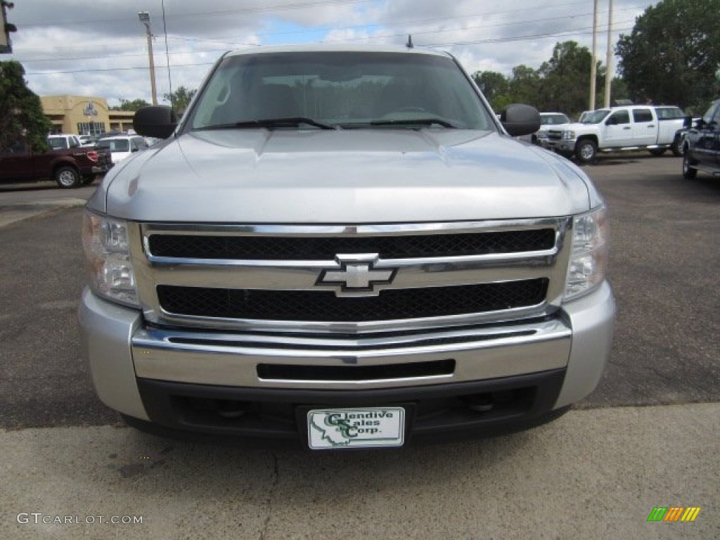 2011 Silverado 1500 LS Extended Cab 4x4 - Sheer Silver Metallic / Dark Titanium photo #11