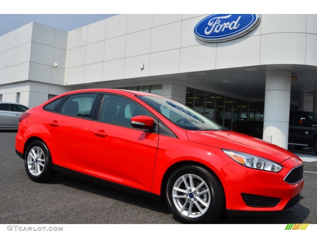 2015 Focus SE Sedan - Race Red / Charcoal Black photo #1