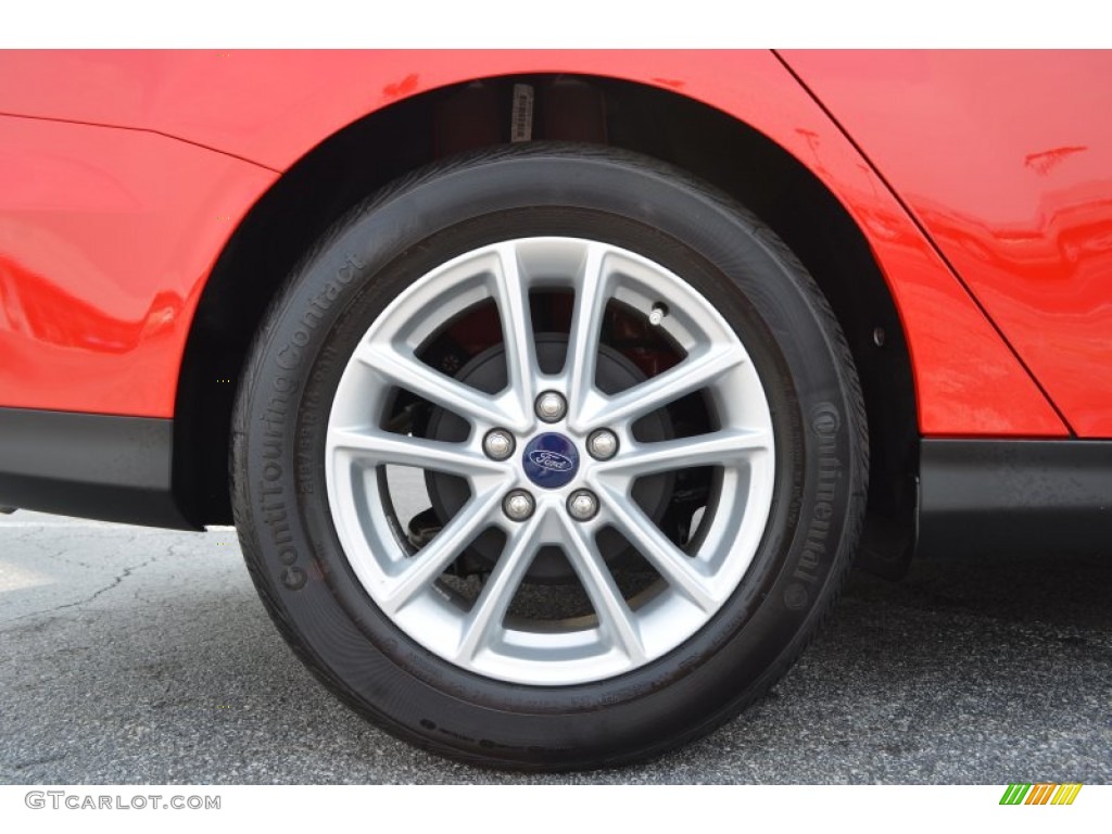 2015 Focus SE Sedan - Race Red / Charcoal Black photo #5