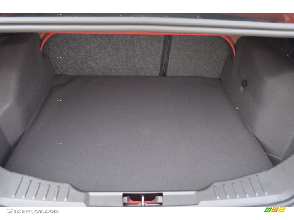 2015 Focus SE Sedan - Race Red / Charcoal Black photo #11