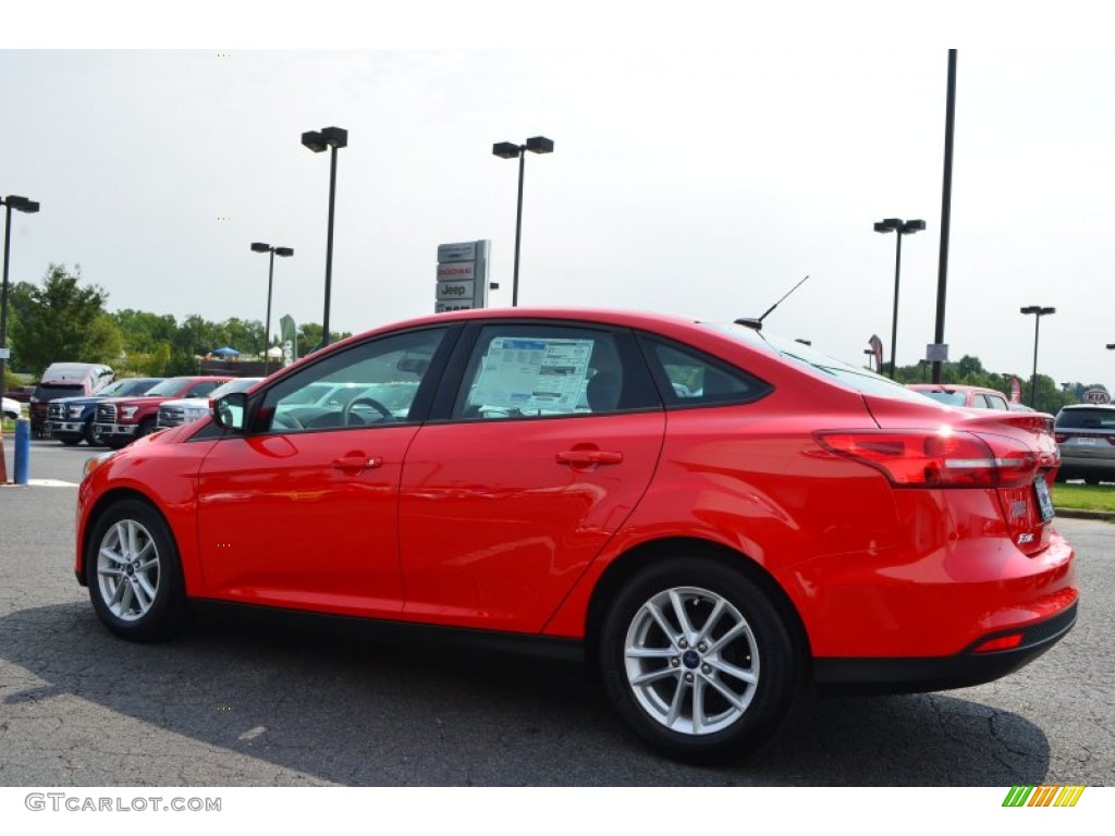 2015 Focus SE Sedan - Race Red / Charcoal Black photo #20