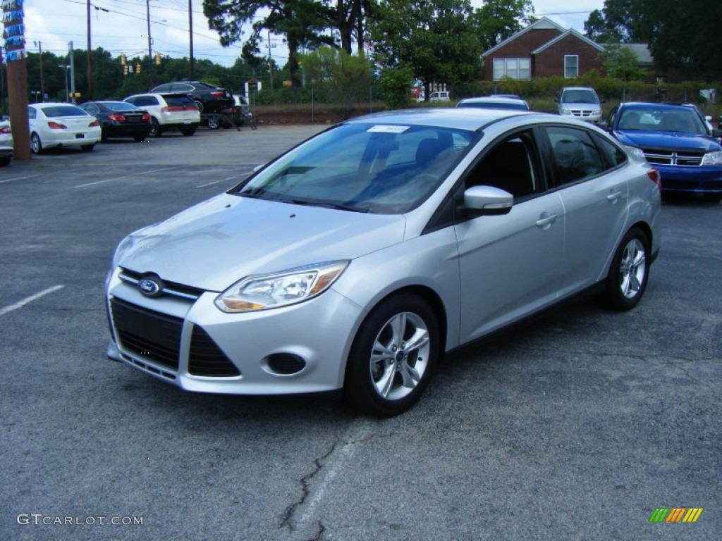 2014 Ingot Silver Ford Focus SE Sedan 106176720 Car