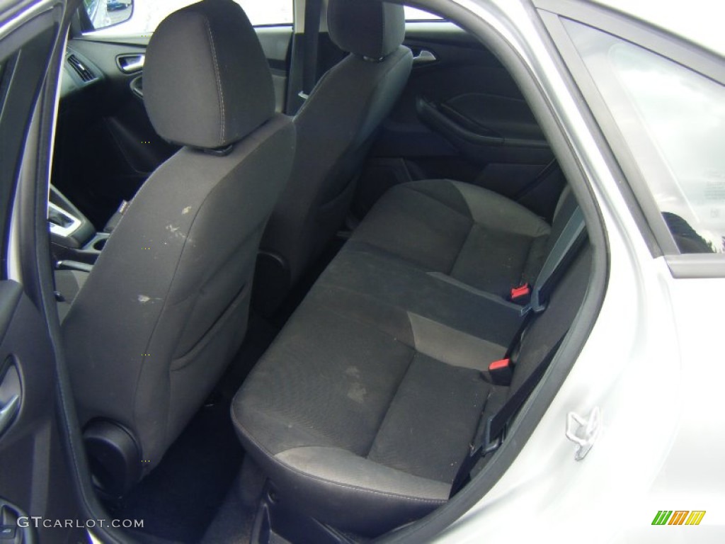 2014 Focus SE Sedan - Ingot Silver / Charcoal Black photo #10