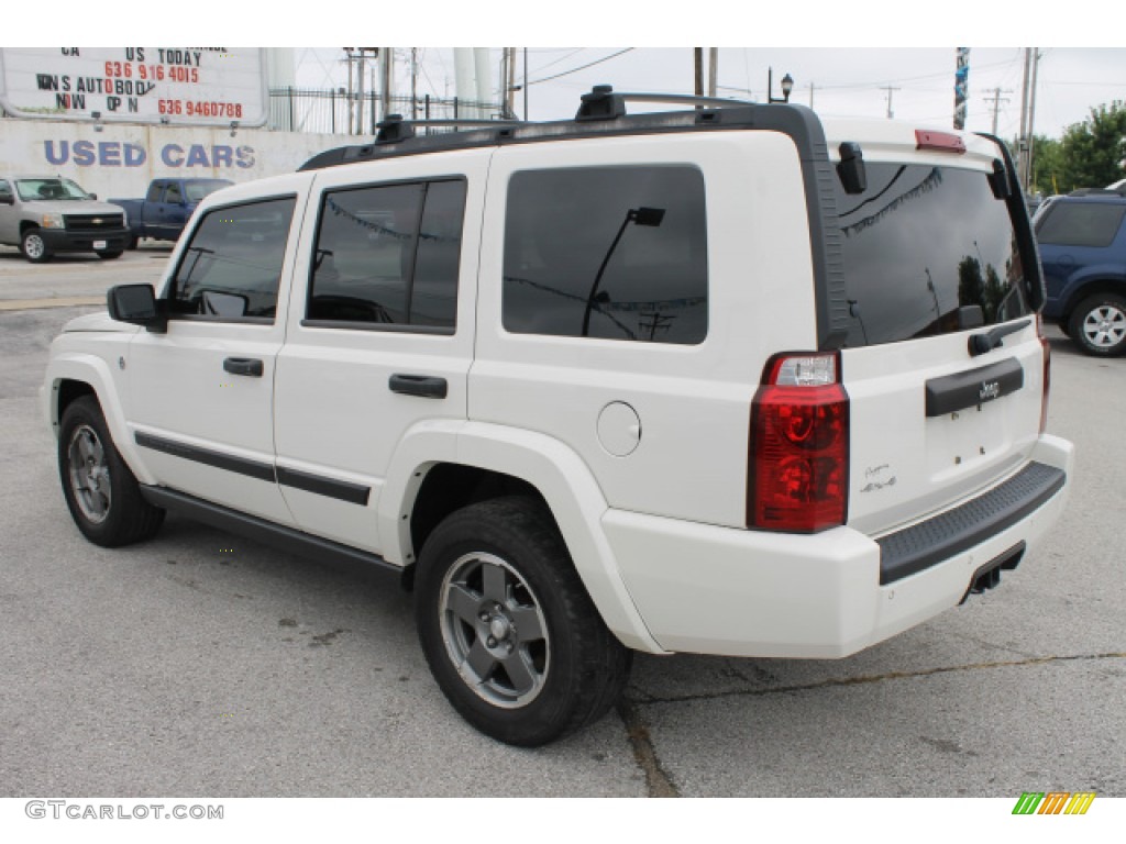 2006 Commander 4x4 - Stone White / Medium Slate Gray photo #4