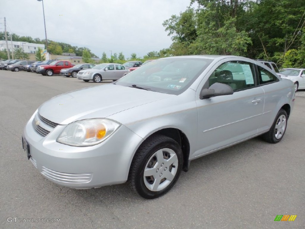 2005 Cobalt Coupe - Ultra Silver Metallic / Gray photo #1