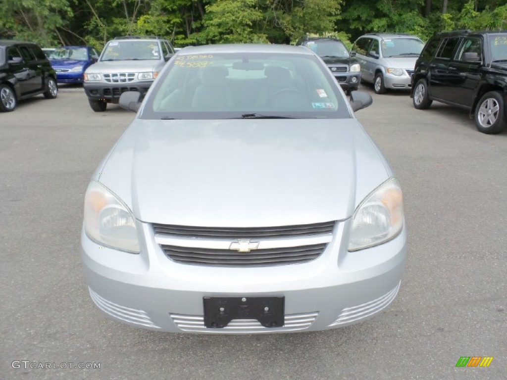 2005 Cobalt Coupe - Ultra Silver Metallic / Gray photo #2