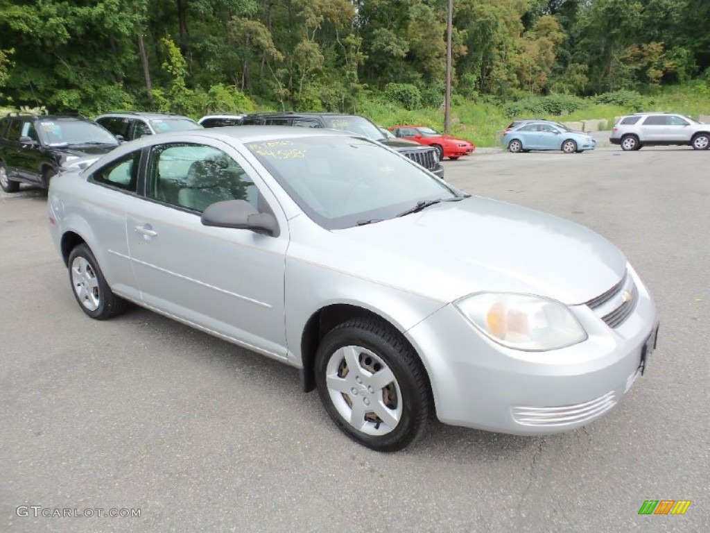 2005 Cobalt Coupe - Ultra Silver Metallic / Gray photo #3