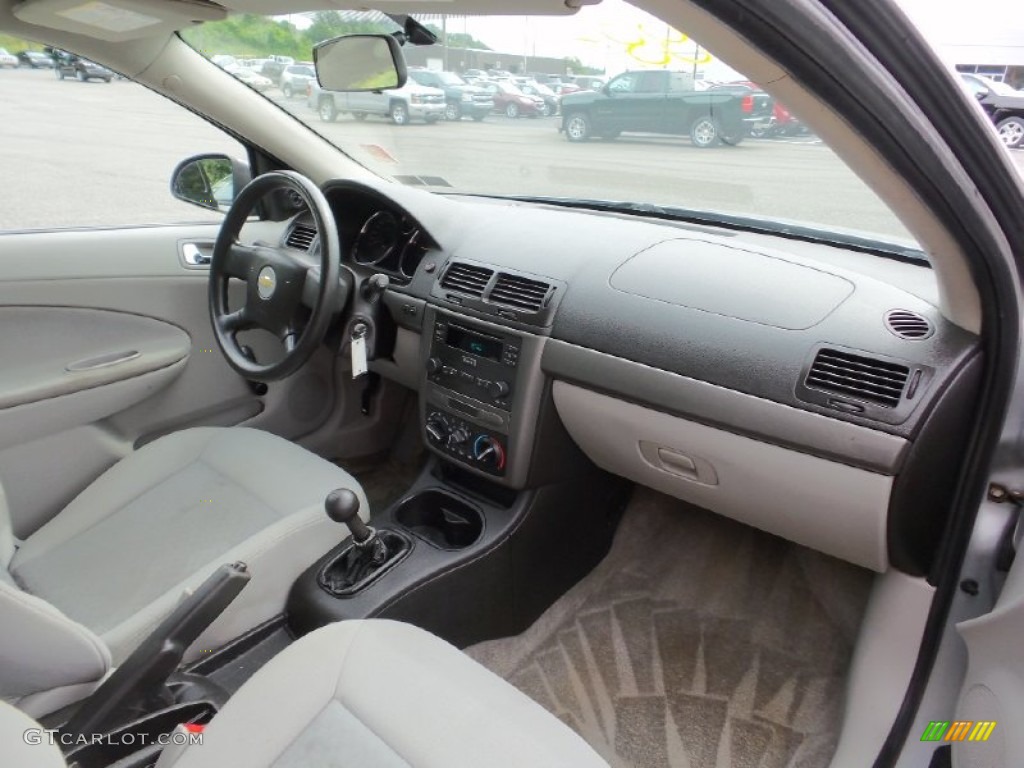 2005 Cobalt Coupe - Ultra Silver Metallic / Gray photo #4