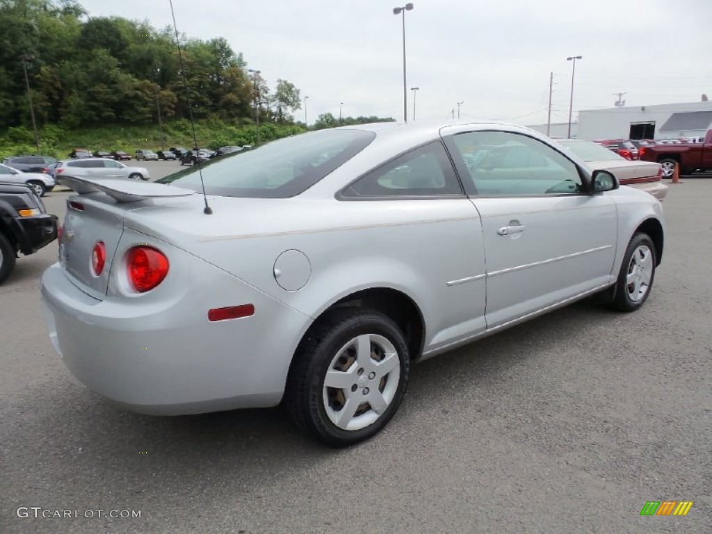 2005 Cobalt Coupe - Ultra Silver Metallic / Gray photo #5