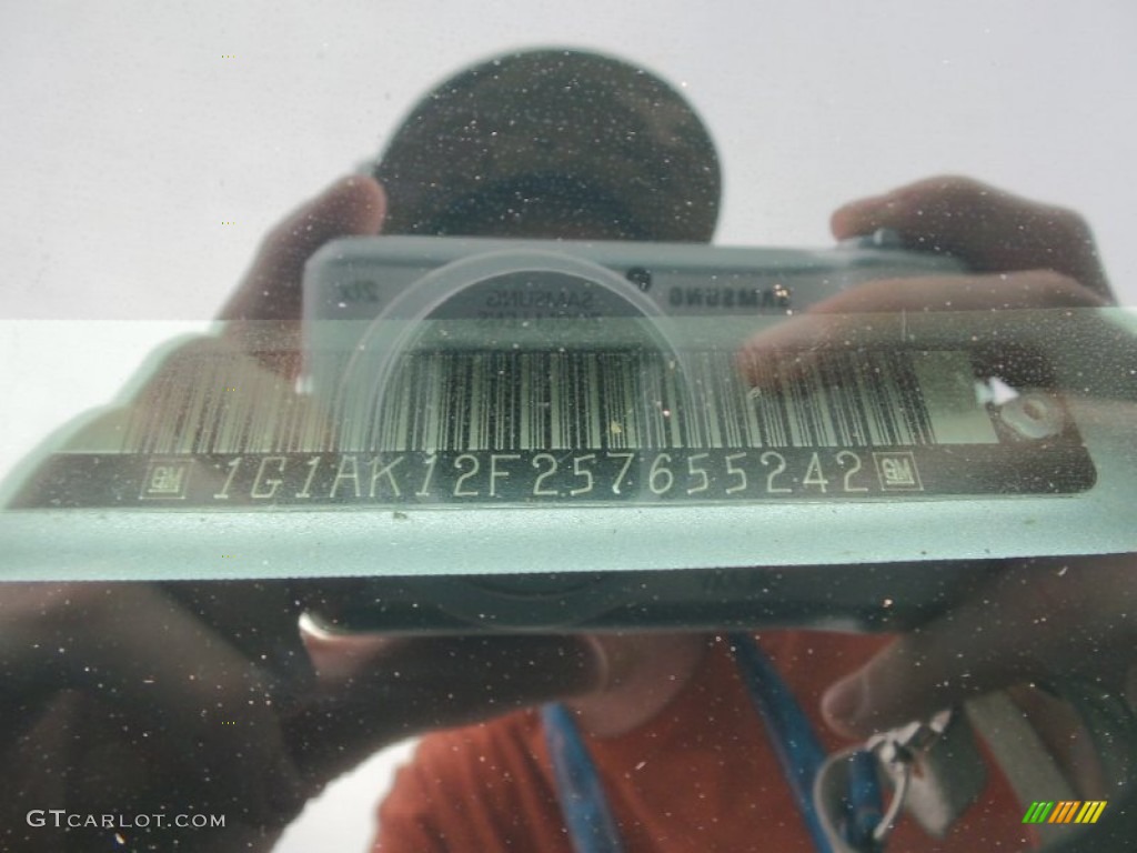 2005 Cobalt Coupe - Ultra Silver Metallic / Gray photo #11