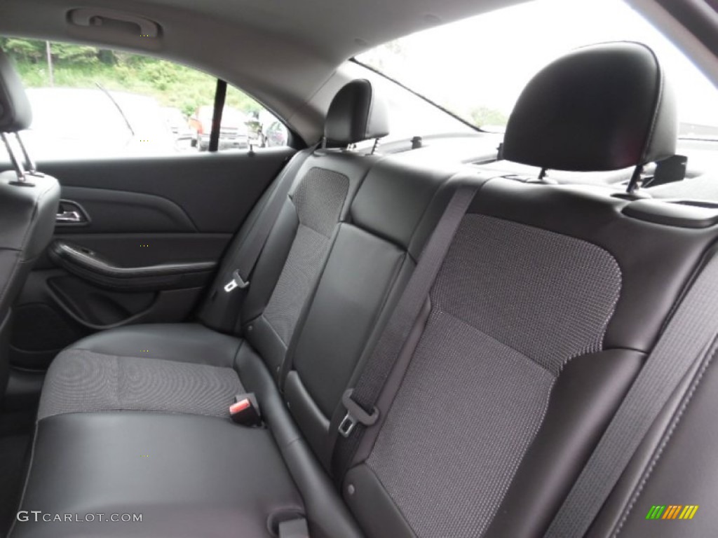 2016 Chevrolet Malibu Limited LT Rear Seat Photos