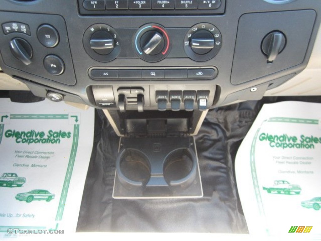 2008 F350 Super Duty XL Crew Cab 4x4 - Oxford White / Camel photo #21