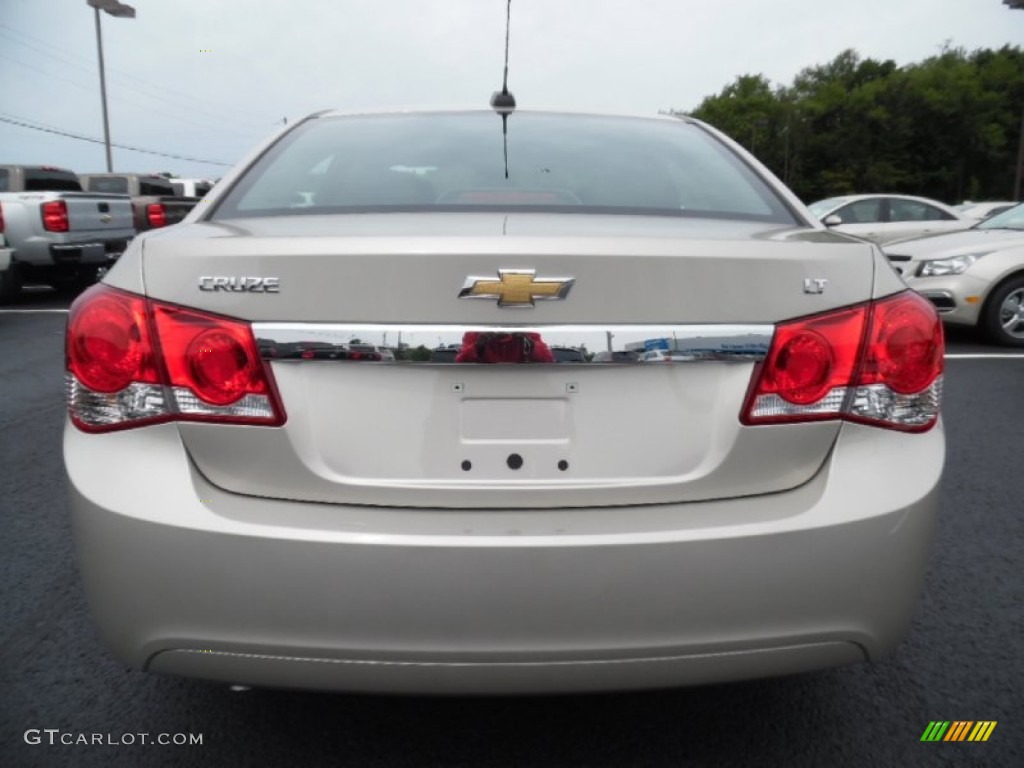 2016 Cruze Limited LT - Champagne Silver Metallic / Jet Black photo #5