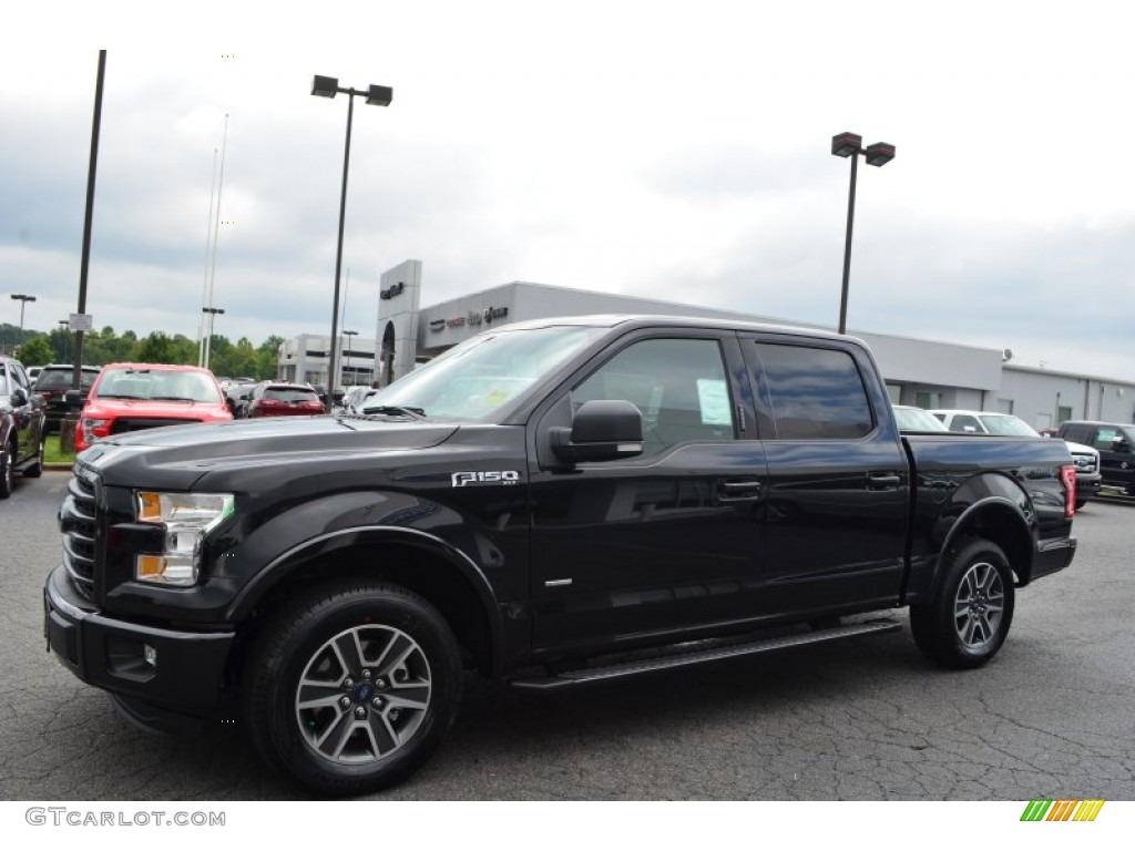 2015 F150 XLT SuperCrew - Tuxedo Black Metallic / Black photo #3