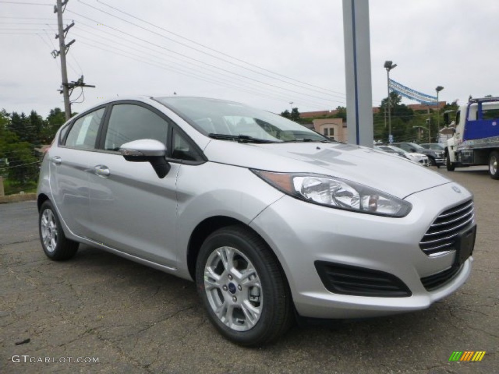 2015 Fiesta SE Hatchback - Ingot Silver Metallic / Charcoal Black photo #1