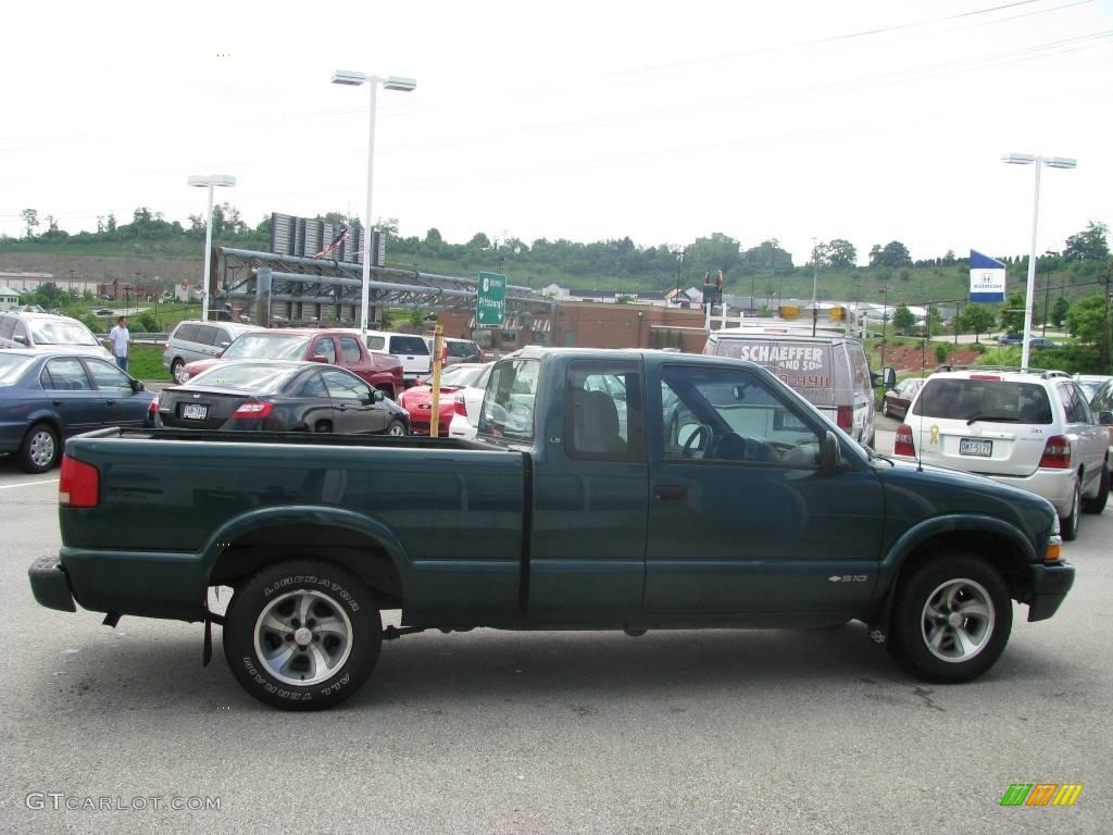 1998 S10 LS Extended Cab - Emerald Green Metallic / Graphite photo #8