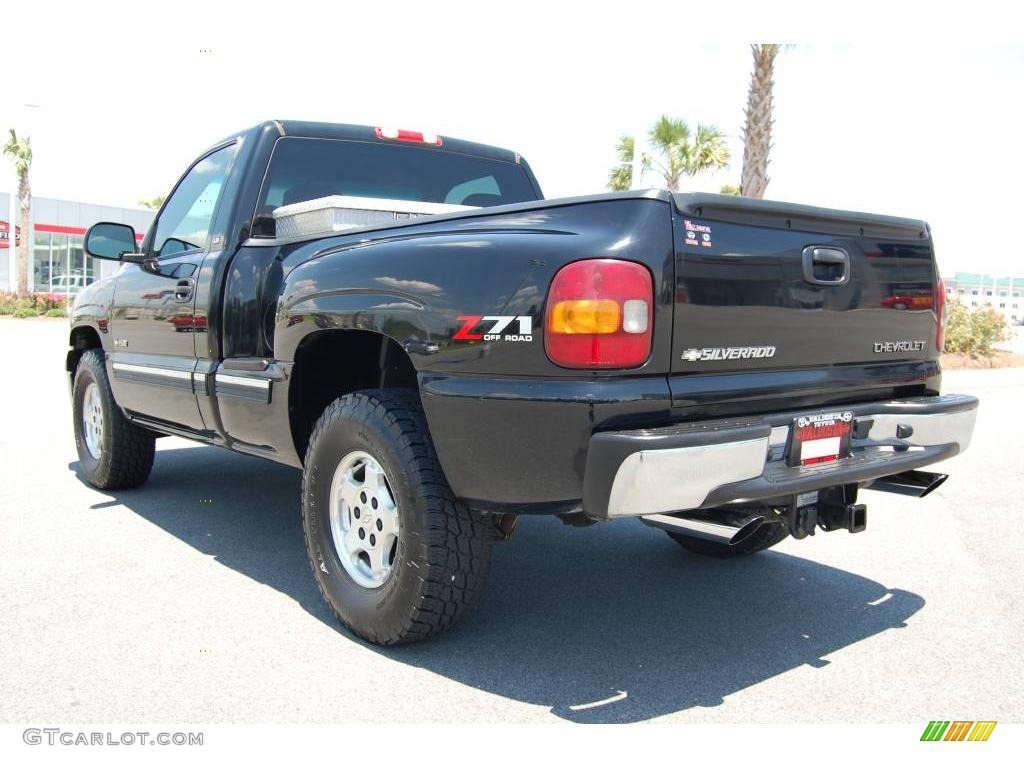 2002 Silverado 1500 LS Regular Cab 4x4 - Onyx Black / Graphite Gray photo #4