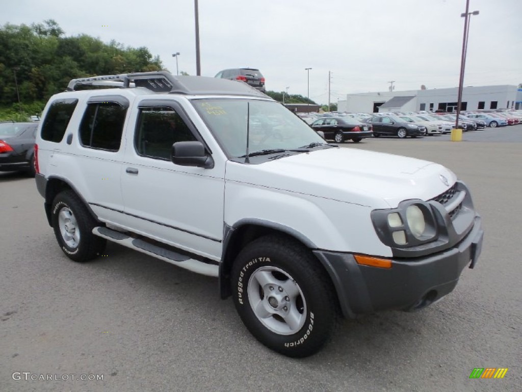 2002 Xterra XE V6 4x4 - Cloud White / Sage photo #3