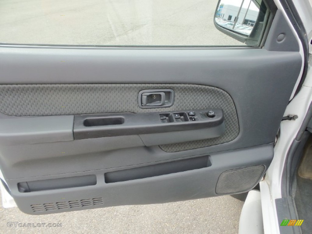 2002 Xterra XE V6 4x4 - Cloud White / Sage photo #12