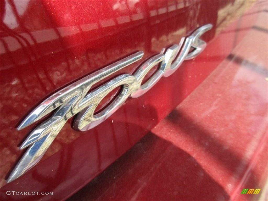 2015 Focus SE Sedan - Ruby Red Metallic / Charcoal Black photo #5