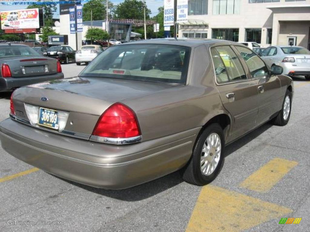 2004 Crown Victoria LX - Arizona Beige Metallic / Medium Parchment photo #7