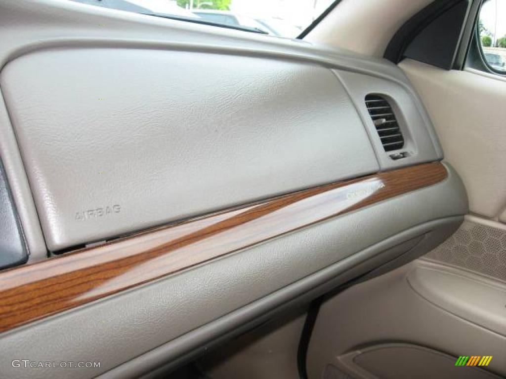 2004 Crown Victoria LX - Arizona Beige Metallic / Medium Parchment photo #19