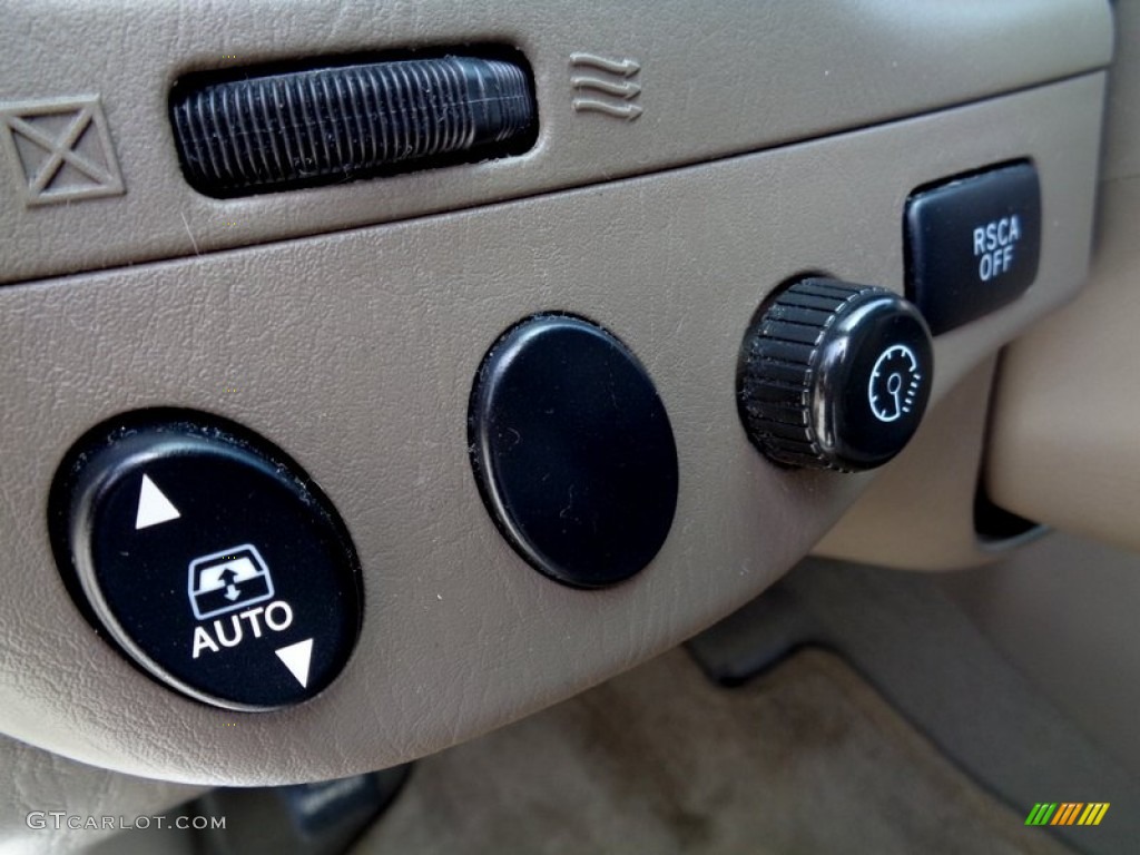 2007 Toyota Sequoia SR5 Controls Photo #106235518