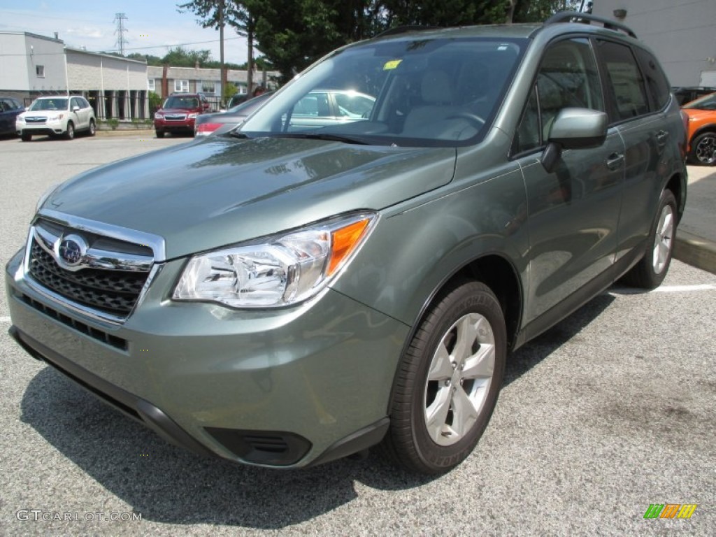 2015 Forester 2.5i Premium - Jasmine Green Metallic / Gray photo #3